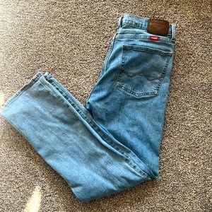 Men’s Straight Fit Wrangler Jeans
